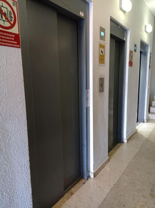Piso Primera Linea De Mar Lägenhet Empuriabrava Exteriör bild